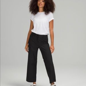 City Sleek 5 pocket wide leg pants!!